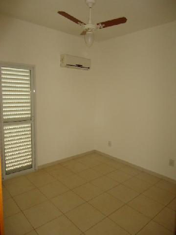 Alugar Apartamento / Padrão em Ribeirão Preto R$ 980,00 - Foto 3