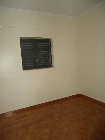 Alugar Casa / Padrão em Ribeirão Preto R$ 900,00 - Foto 5