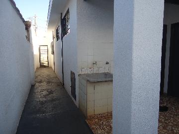 Alugar Casa / Padrão em Ribeirão Preto R$ 900,00 - Foto 9