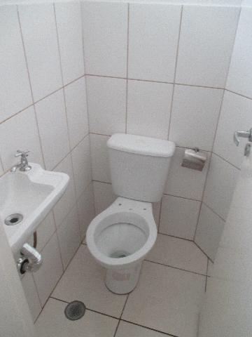 Alugar Apartamento / Padrão em Ribeirão Preto R$ 700,00 - Foto 8