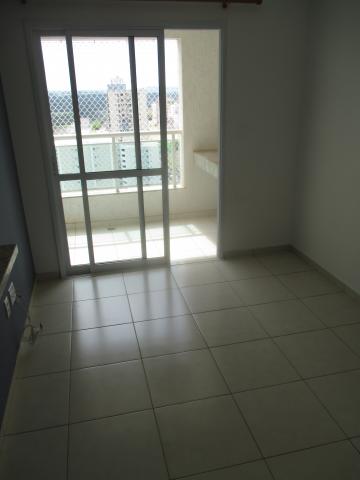 Alugar Apartamento / Padrão em Ribeirão Preto R$ 900,00 - Foto 2