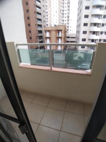 Alugar Apartamento / Padrão em Ribeirão Preto R$ 800,00 - Foto 2