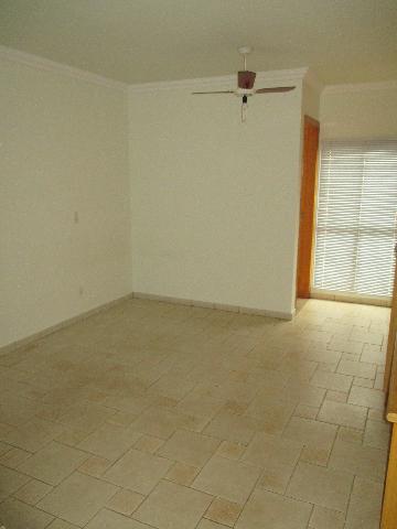 Alugar Apartamento / Kitnet em Ribeirão Preto R$ 700,00 - Foto 2