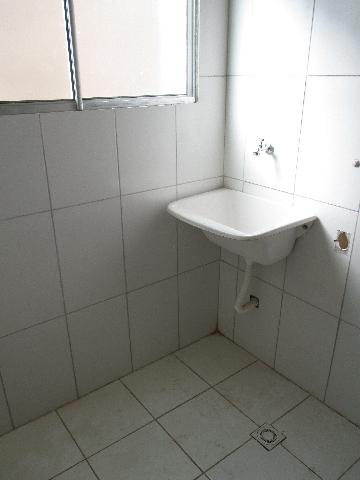 Alugar Apartamento / Padrão em Ribeirão Preto R$ 750,00 - Foto 8