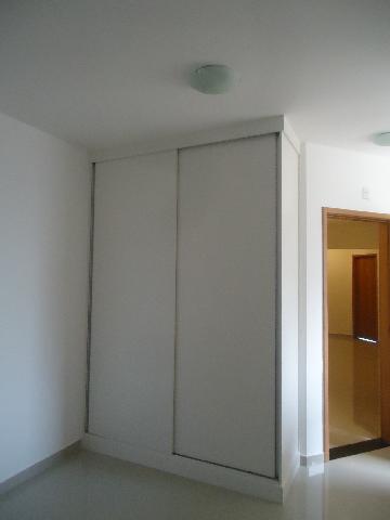 Alugar Apartamento / Kitnet em Ribeirão Preto R$ 1.000,00 - Foto 2