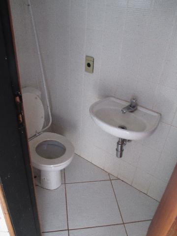 Alugar Apartamento / Padrão em Ribeirão Preto R$ 1.250,00 - Foto 9