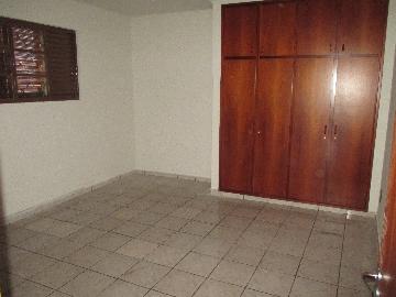 Alugar Casa / Padrão em Ribeirão Preto R$ 700,00 - Foto 4