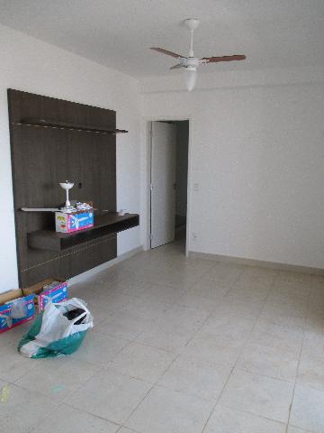 Alugar Apartamento / Padrão em Ribeirão Preto R$ 1.200,00 - Foto 2