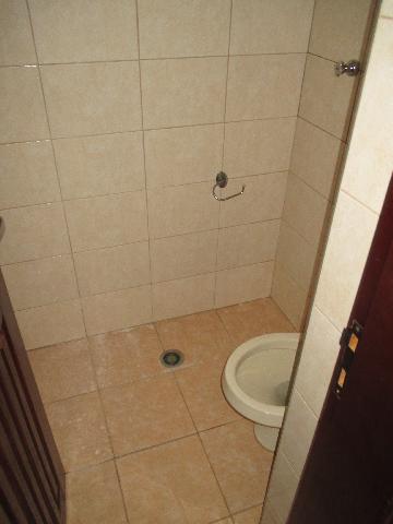 Alugar Apartamento / Padrão em Ribeirão Preto R$ 1.000,00 - Foto 11