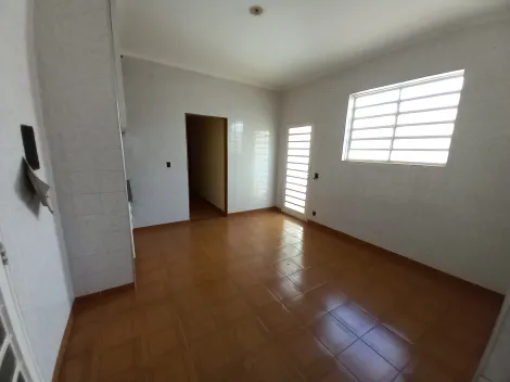 Alugar Casa / Padrão em Ribeirão Preto R$ 1.500,00 - Foto 3