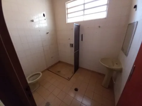 Alugar Casa / Padrão em Ribeirão Preto R$ 1.500,00 - Foto 9