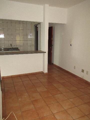 Alugar Apartamento / Padrão em Ribeirão Preto R$ 600,00 - Foto 3