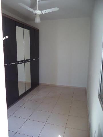 Alugar Apartamento / Padrão em Ribeirão Preto R$ 1.000,00 - Foto 4