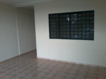 Alugar Casa / Padrão em Ribeirão Preto R$ 900,00 - Foto 2