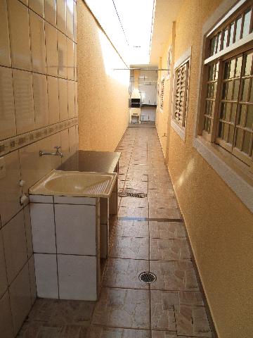 Alugar Casa / Padrão em Ribeirão Preto R$ 1.900,00 - Foto 4