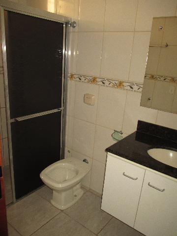 Alugar Casa / Padrão em Ribeirão Preto R$ 1.900,00 - Foto 5