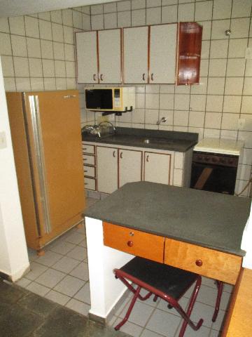 Alugar Apartamento / Padrão em Ribeirão Preto R$ 1.200,00 - Foto 2