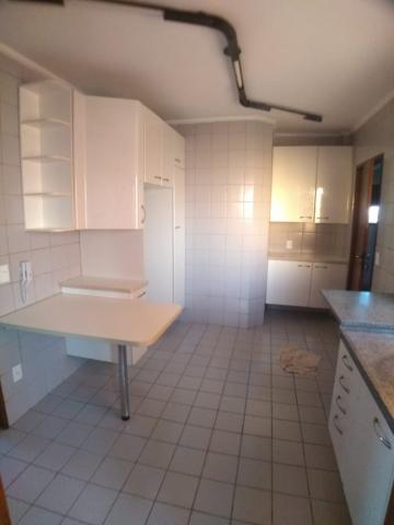 Alugar Apartamento / Padrão em Ribeirão Preto R$ 1.600,00 - Foto 17