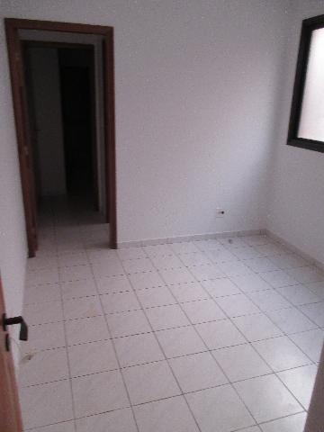 Apartamento / Padrão em Ribeirão Preto Alugar por R$850,00