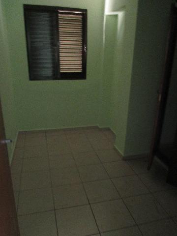 Alugar Casa / Padrão em Ribeirão Preto R$ 900,00 - Foto 4