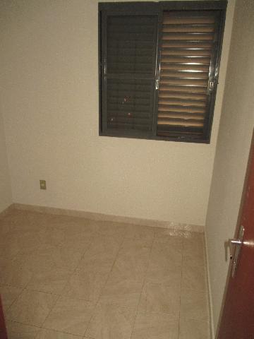 Alugar Apartamento / Padrão em Ribeirão Preto R$ 800,00 - Foto 2