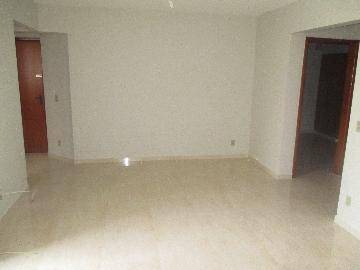 Alugar Apartamentos / Padrão em Ribeirão Preto R$ 800,00 - Foto 2