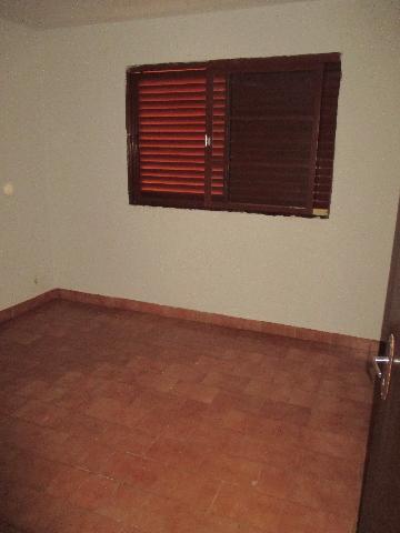 Alugar Casa / Padrão em Ribeirão Preto R$ 750,00 - Foto 13