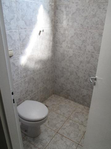 Alugar Casa / Padrão em Ribeirão Preto R$ 1.300,00 - Foto 12