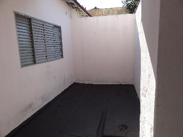 Alugar Casa / Padrão em Ribeirão Preto R$ 520,00 - Foto 2