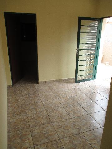 Alugar Casa / Padrão em Ribeirão Preto R$ 930,00 - Foto 6