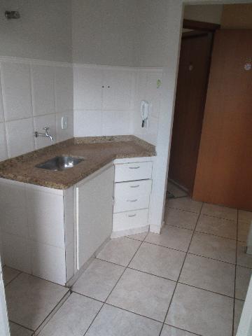 Alugar Apartamento / Padrão em Ribeirão Preto R$ 900,00 - Foto 6