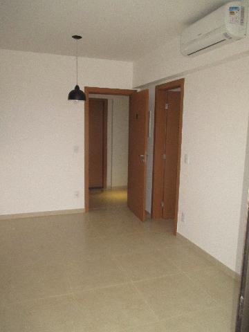 Alugar Apartamento / Padrão em Ribeirão Preto R$ 1.900,00 - Foto 4