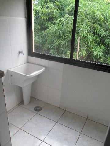 Alugar Apartamento / Padrão em Ribeirão Preto R$ 750,00 - Foto 4