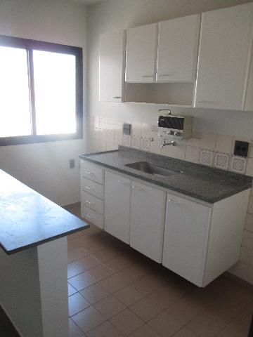 Alugar Apartamento / Padrão em Ribeirão Preto R$ 800,00 - Foto 2