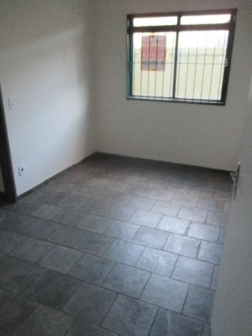 Alugar Apartamento / Padrão em Ribeirão Preto R$ 750,00 - Foto 2