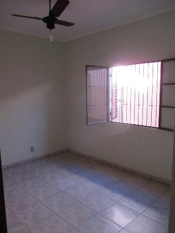 Alugar Casa / Padrão em Ribeirão Preto R$ 900,00 - Foto 6