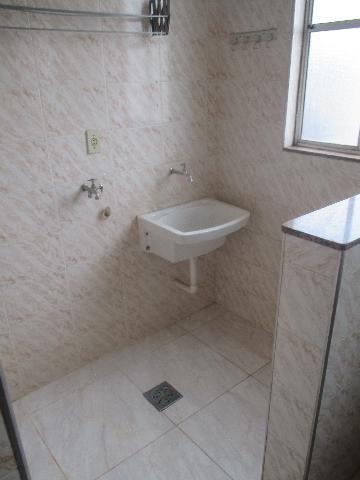 Alugar Apartamento / Padrão em Ribeirão Preto R$ 800,00 - Foto 3