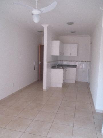 Alugar Apartamentos / Padrão em Ribeirão Preto R$ 750,00 - Foto 4