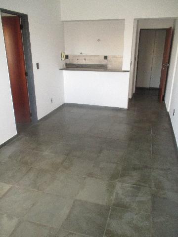 Apartamento / Padrão em Ribeirão Preto Alugar por R$500,00