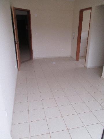 Alugar Apartamento / Padrão em Ribeirão Preto R$ 1.000,00 - Foto 3