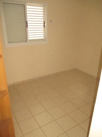 Alugar Apartamento / Padrão em Ribeirão Preto R$ 1.000,00 - Foto 10