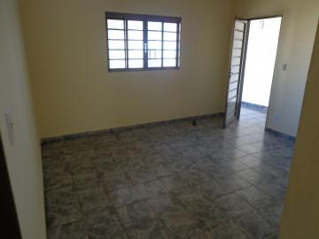 Alugar Casa / Padrão em Ribeirão Preto R$ 1.000,00 - Foto 3