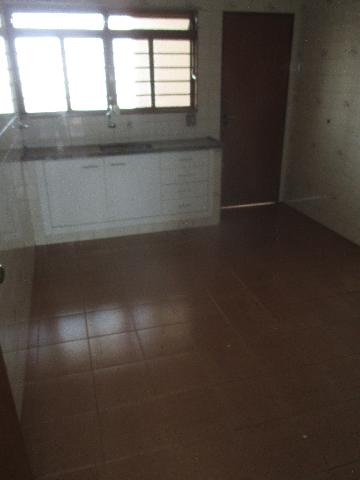 Alugar Casa / Padrão em Ribeirão Preto R$ 700,00 - Foto 5