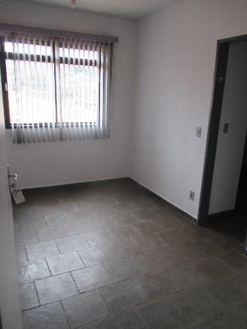 Alugar Apartamentos / Padrão em Ribeirão Preto R$ 660,00 - Foto 1