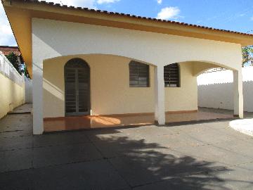Alugar Casas / Padrão em Ribeirão Preto R$ 4.500,00 - Foto 1