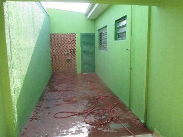Alugar Casa / Padrão em Ribeirão Preto R$ 1.300,00 - Foto 2