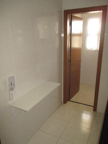 Alugar Apartamentos / Padrão em Ribeirão Preto R$ 2.200,00 - Foto 4