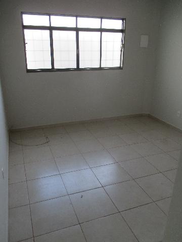 Alugar Casa / Padrão em Ribeirão Preto R$ 1.200,00 - Foto 5