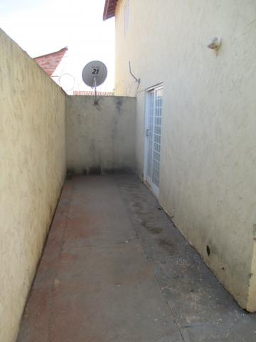 Alugar Casa / Padrão em Ribeirão Preto R$ 1.000,00 - Foto 3