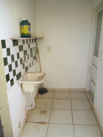 Alugar Casa / Padrão em Ribeirão Preto R$ 1.000,00 - Foto 4